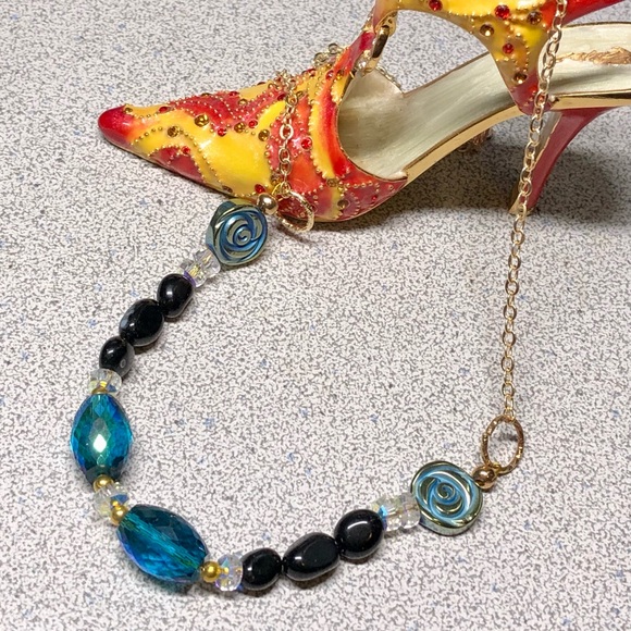 Pretty blue and black necklace-artisan - Picture 2 of 7